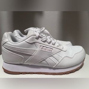 Reebok classic sneakers for women size 7
